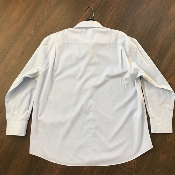 Bloomingdales white/blue striped men’s dress shirt - Picture 4 of 5